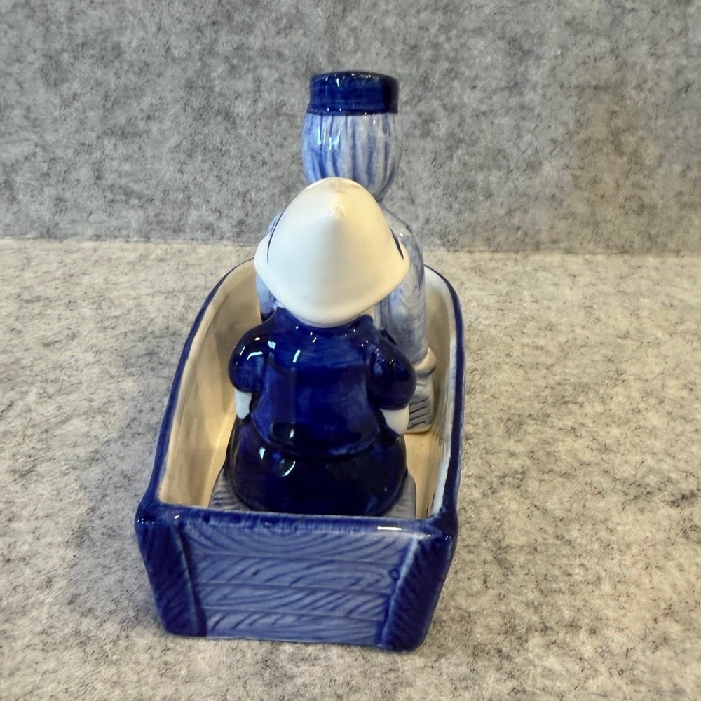Delft Blue Salt and Pepper Shaker Set - Dutch Boy and Girl Sitting in Boat - Picture 7 of 8
